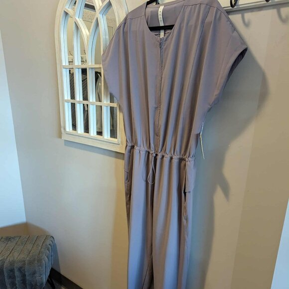 Lululemon Stretch Travel Woven Jumpsuit NWOT - Picture 5 of 6